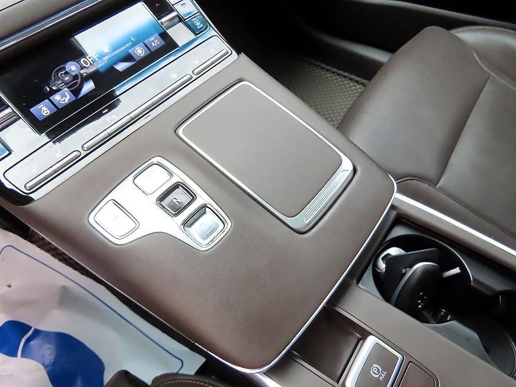 HYUNDAI Grandeur - Vista 10