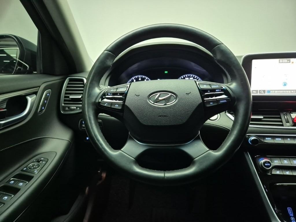 HYUNDAI Grandeur - Vista 9