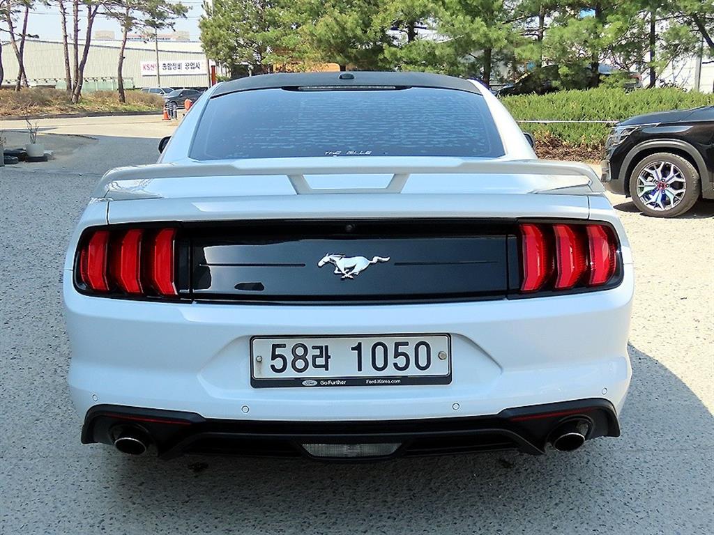 Ford Mustang - Vista 4