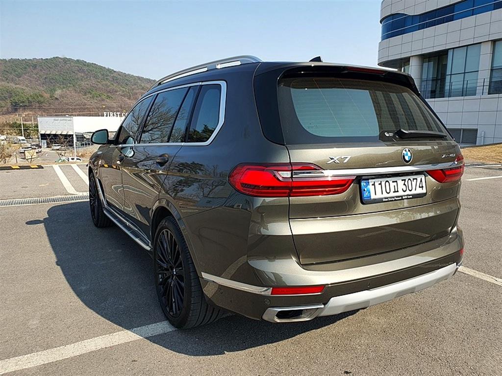 BMW X7 - Vista 4