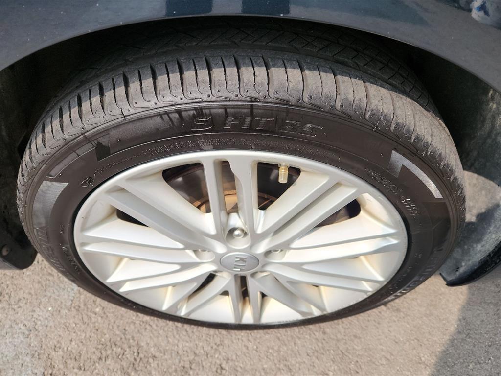 KIA Carens 2018 Azul - Importación desde Corea - HF Imports Iquique - Foto 18