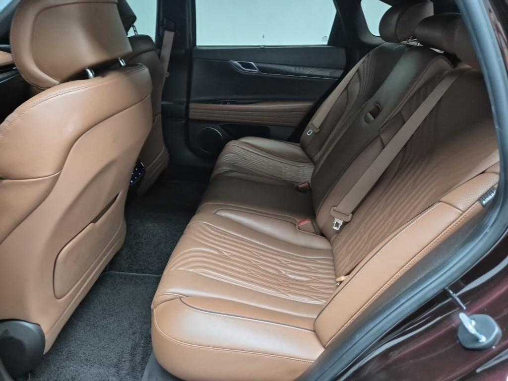 Genesis G80 - Vista 12