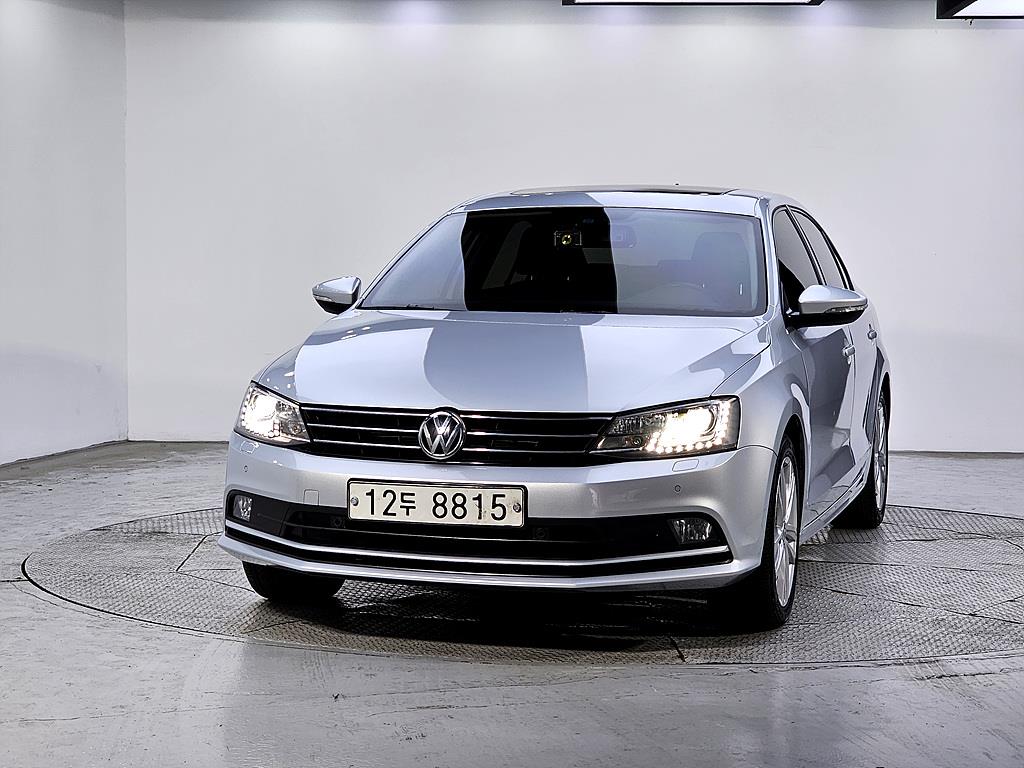 Volkswagen Jetta - Vista 2