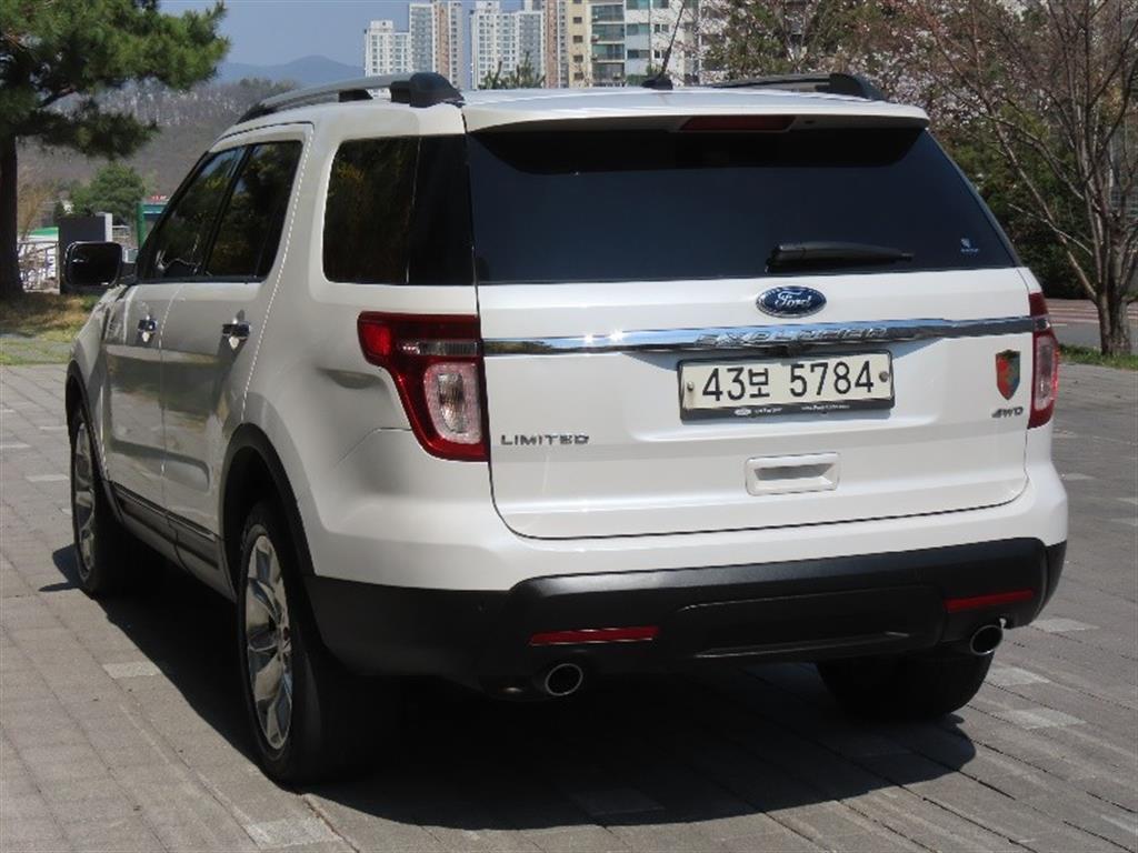 Ford Explorer - Vista 7