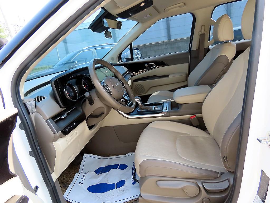 KIA Carnival - Vista 5
