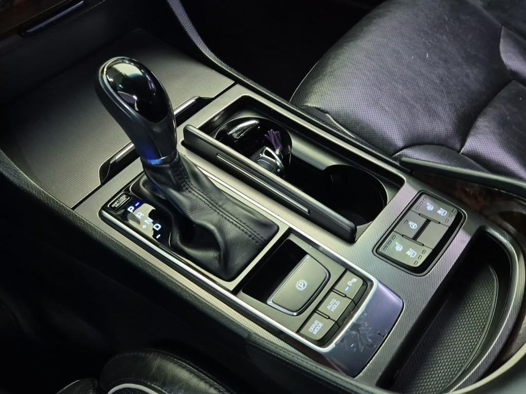 HYUNDAI Aslan - Vista 10