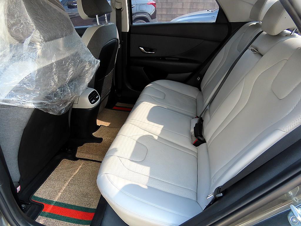 HYUNDAI Avante - Vista 6