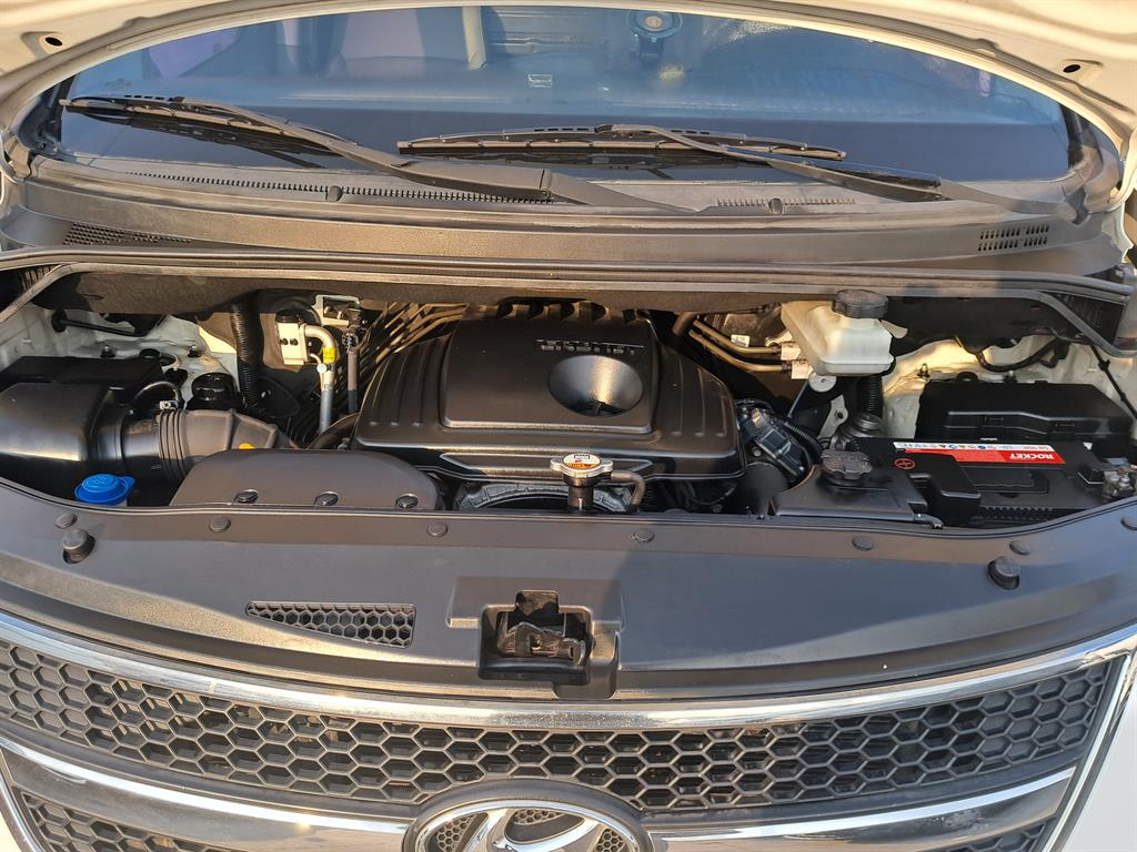 HYUNDAI Starex 2016 Blanco - Importación desde Corea - HF Imports Iquique - Foto 15