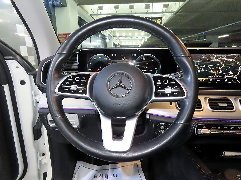 Mercedes Benz GLE Class - Vista 8