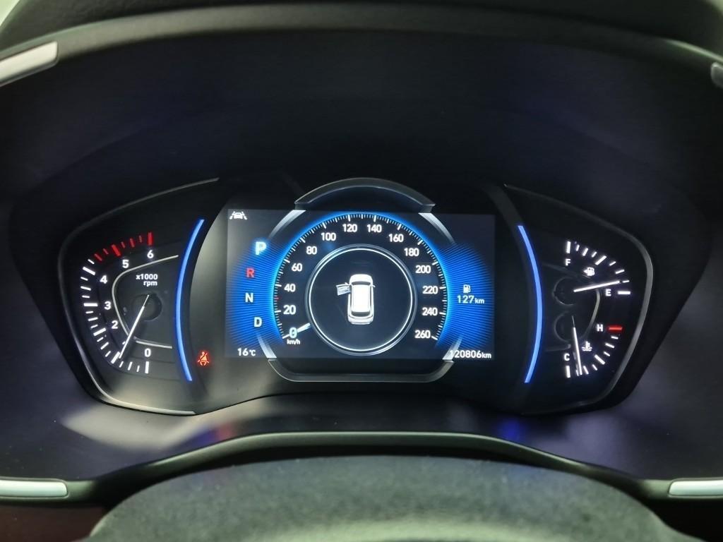 HYUNDAI Santa Fe - Vista 6