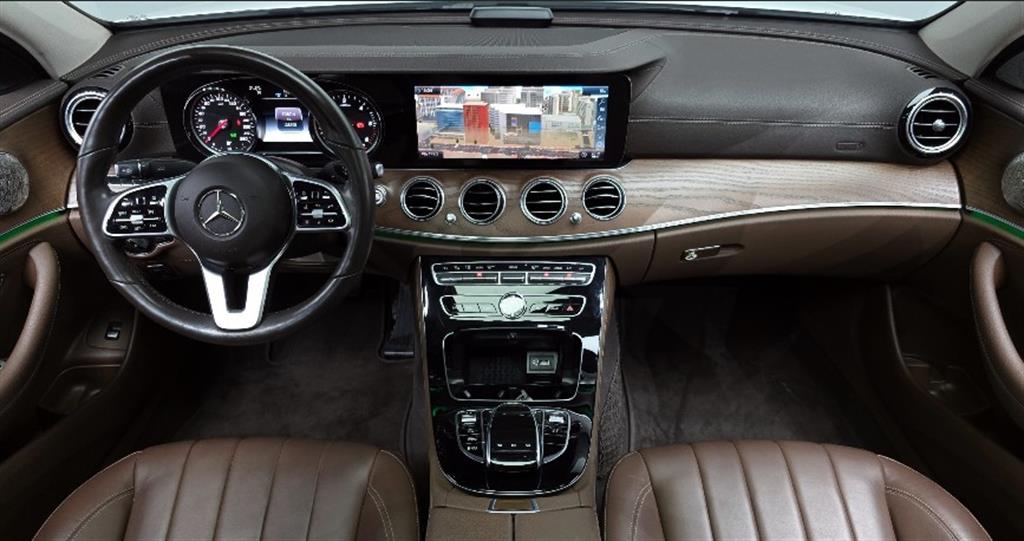 Mercedes Benz E class - Vista 7