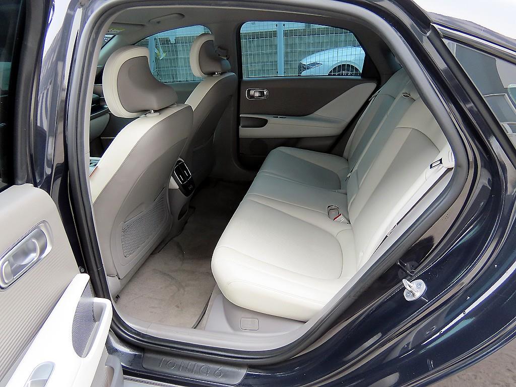 HYUNDAI Ioniq 6 - Vista 6