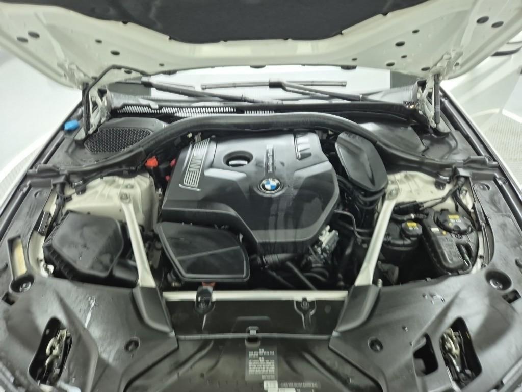 BMW 5 Series - Vista 5