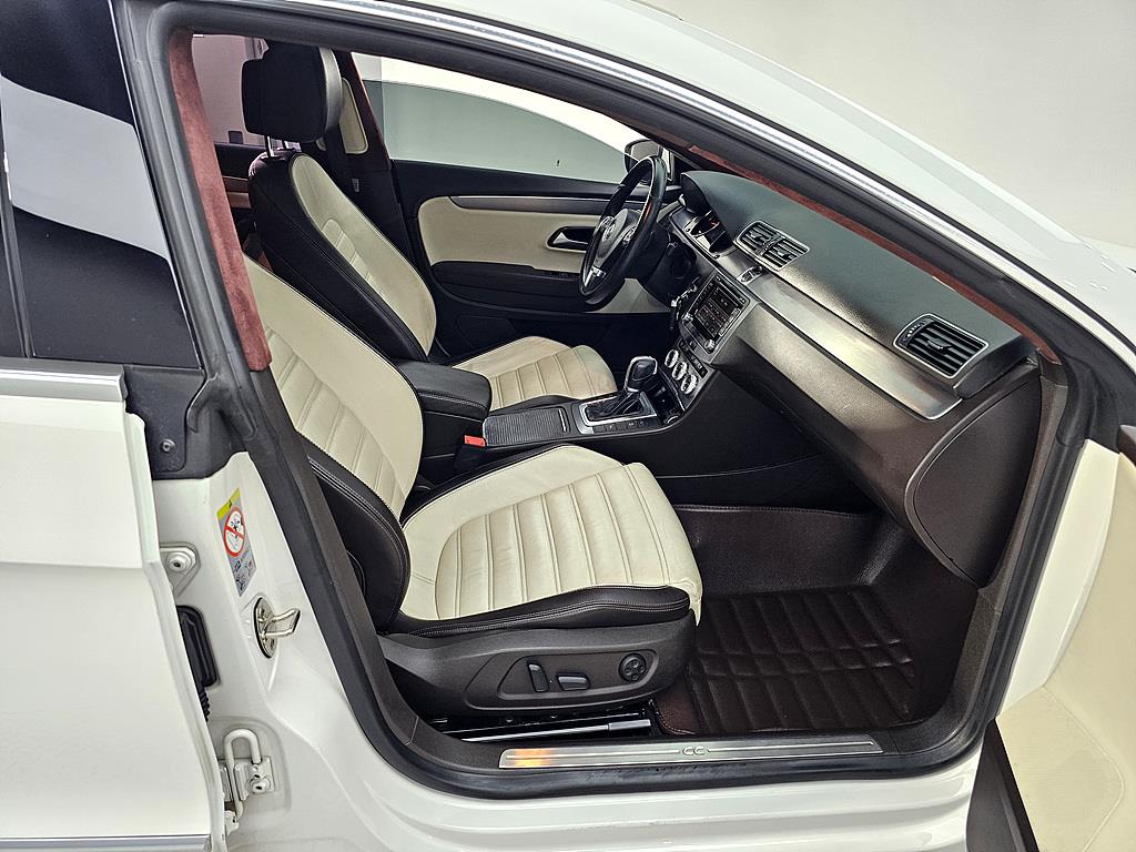 Volkswagen CC - Vista 11