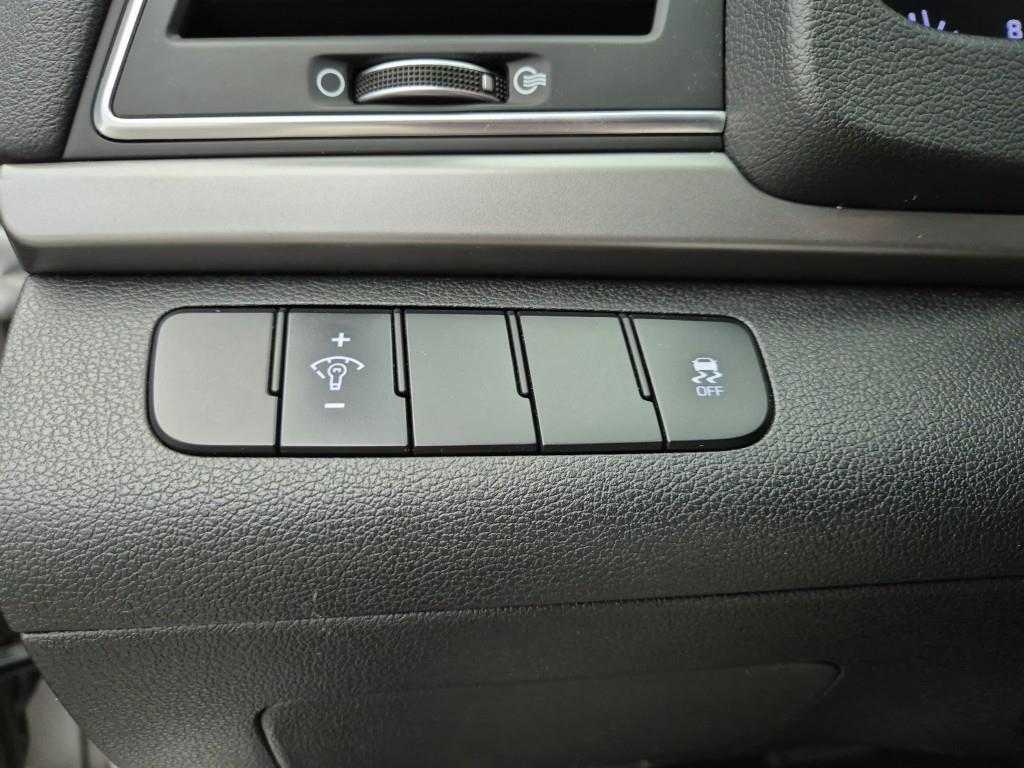 HYUNDAI Avante 2016 Gris - Importación desde Corea - HF Imports Iquique - Foto 16