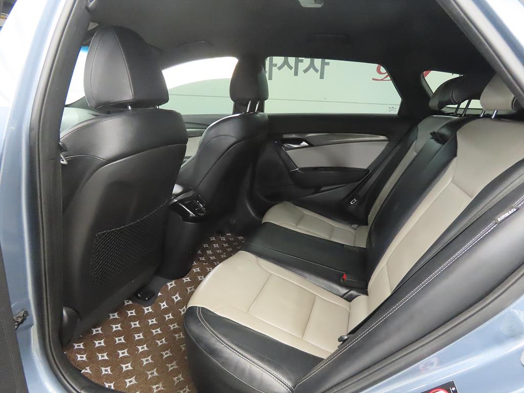 HYUNDAI i40 - Vista 6