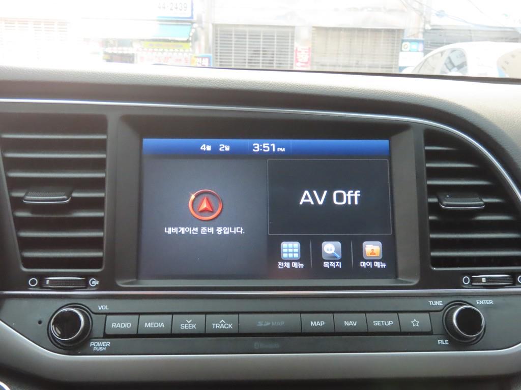 HYUNDAI Avante 2018 Blanco - Importación desde Corea - HF Imports Iquique - Foto 15