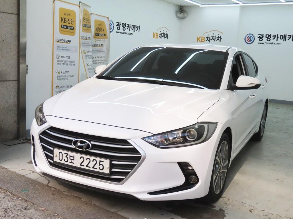 HYUNDAI Avante - Vista 2