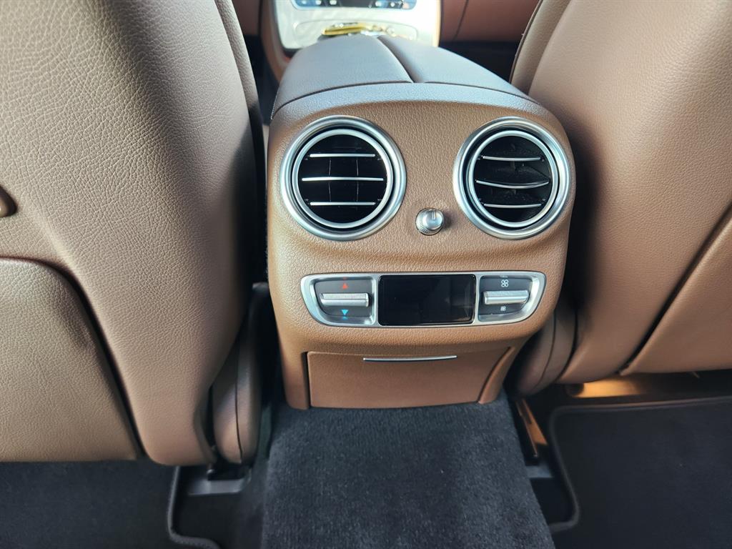 Mercedes Benz E class - Vista 9