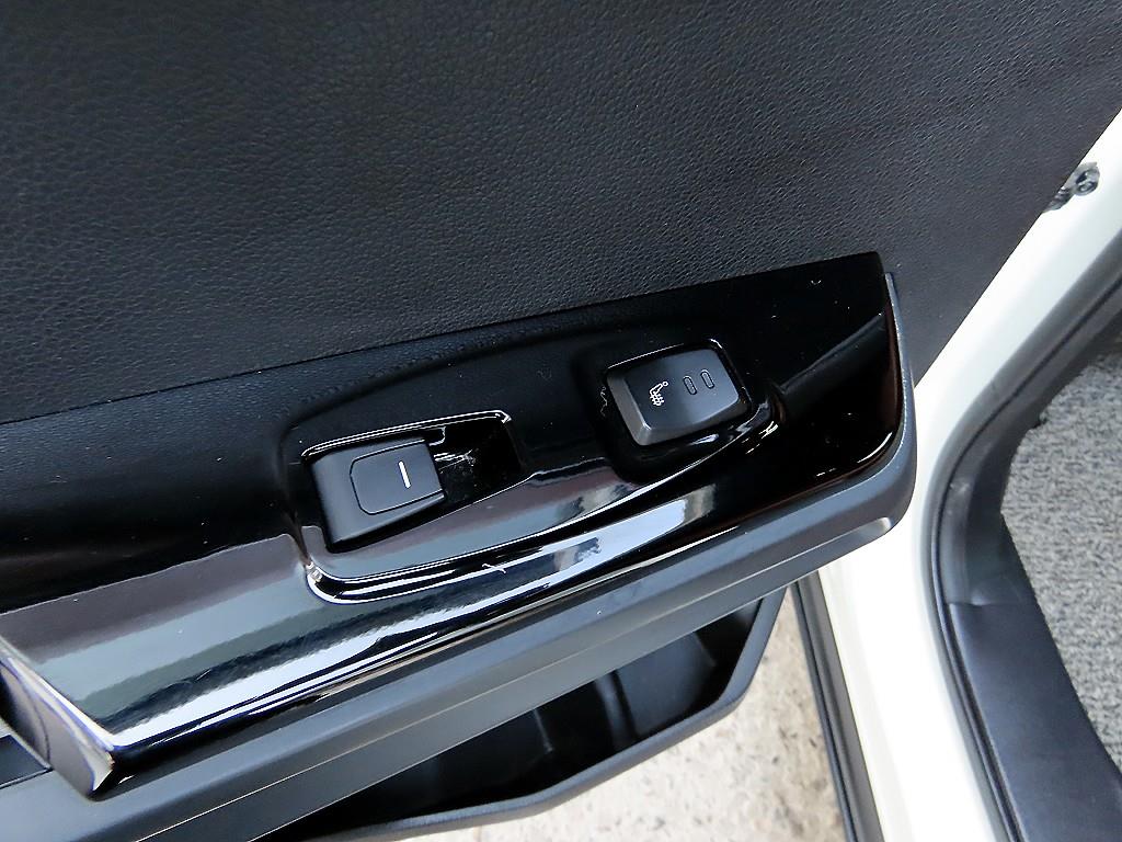 Ssangyong Torres 2023 Blanco - Importación desde Corea - HF Imports Iquique - Foto 15