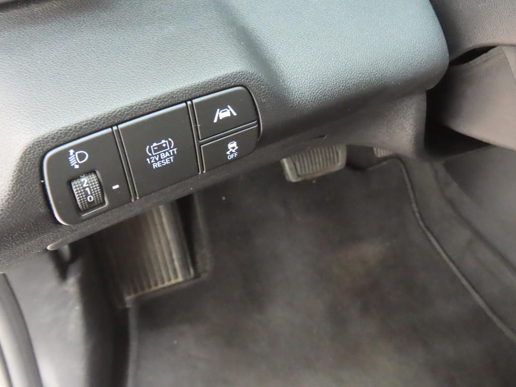 HYUNDAI Avante - Vista 10