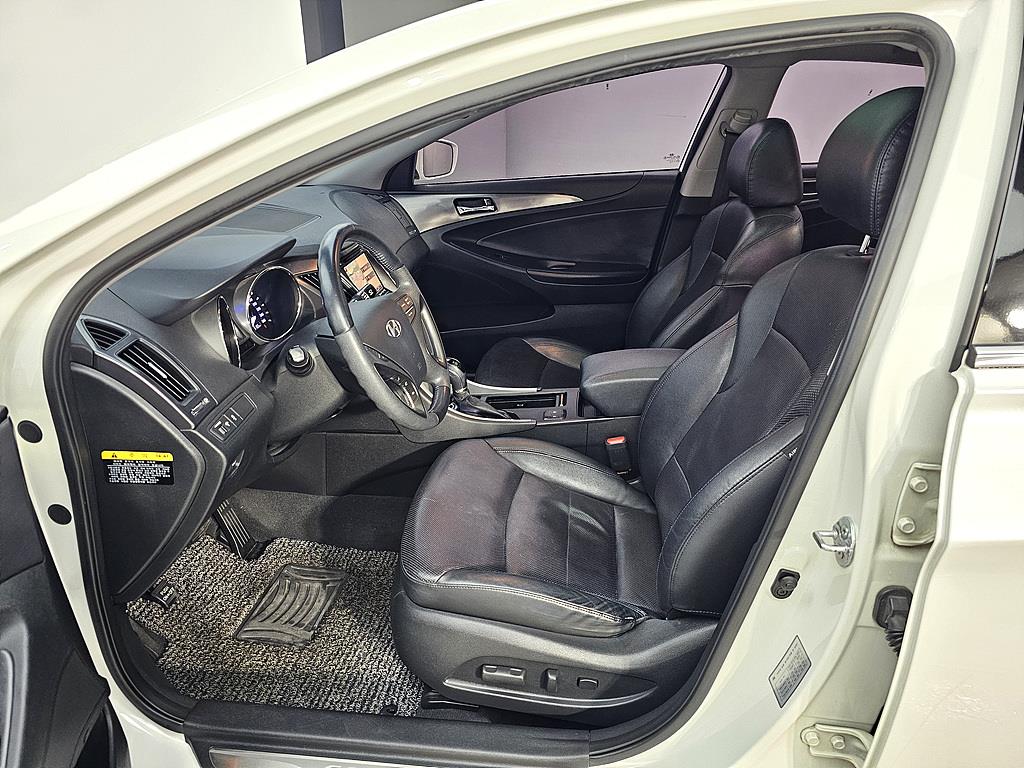 HYUNDAI Sonata - Vista 7