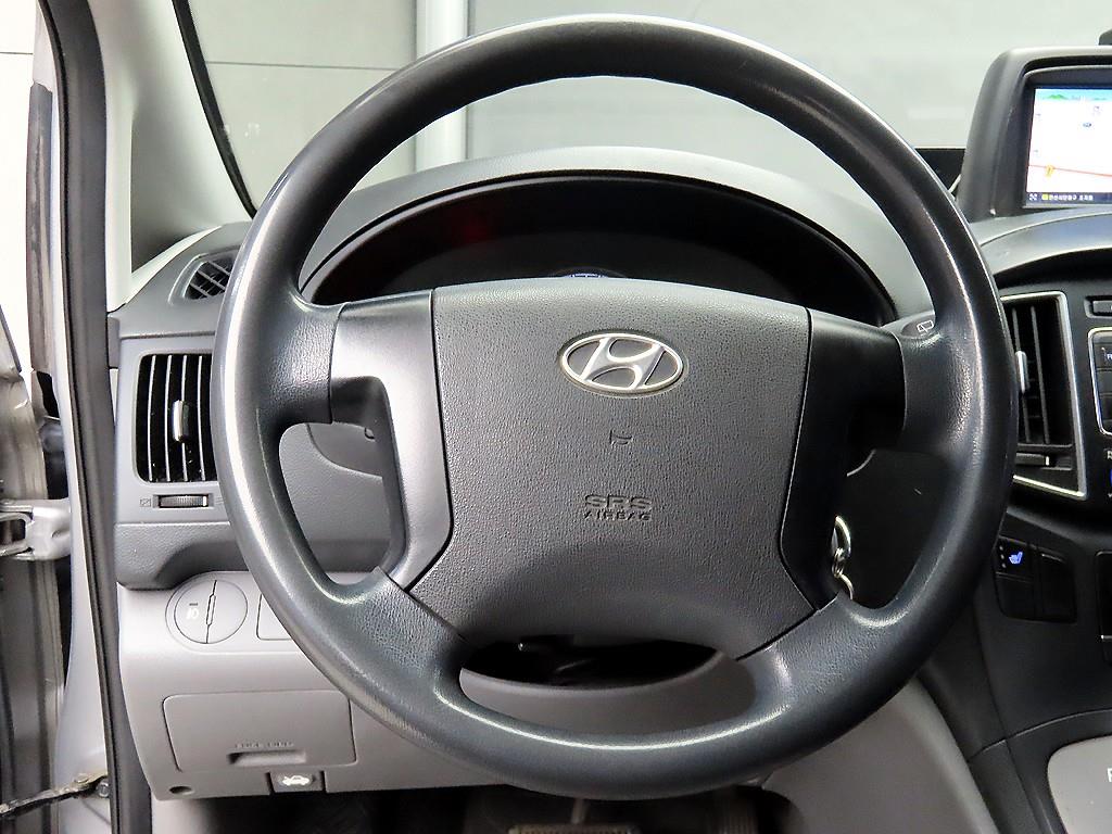 HYUNDAI Starex - Vista 9