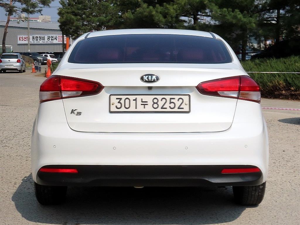 KIA K3 - Vista 4