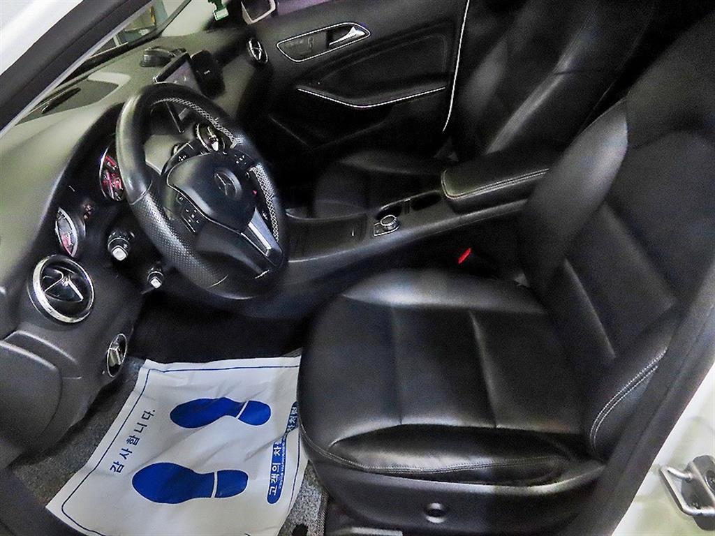 Mercedes Benz GLA Class - Vista 6