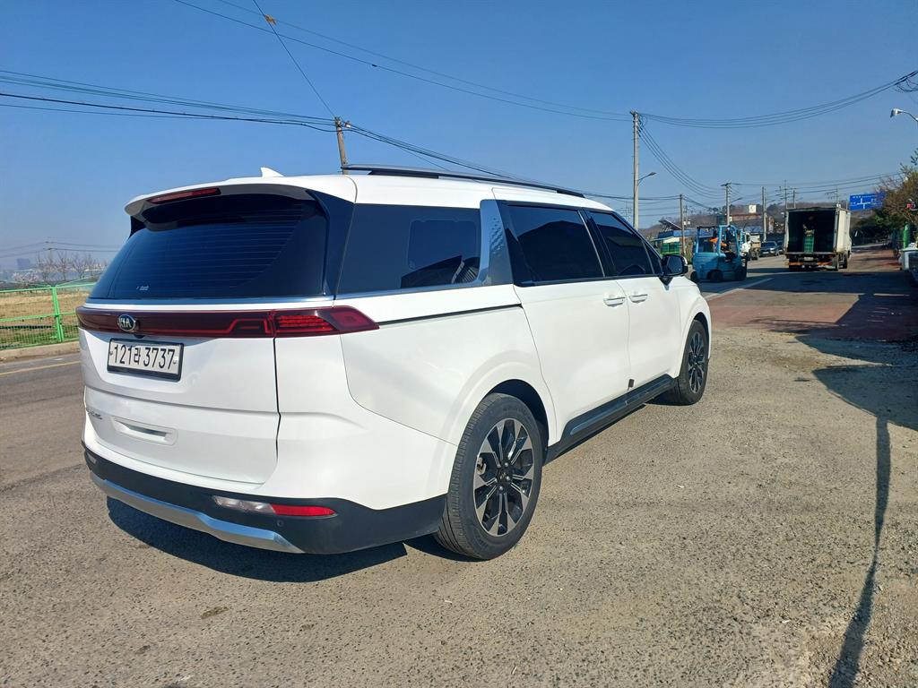 KIA Carnival - Vista 4