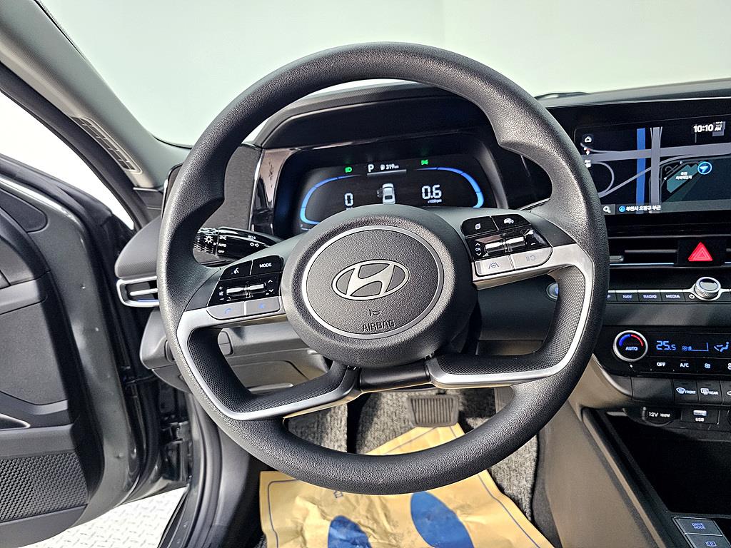 HYUNDAI Avante - Vista 12