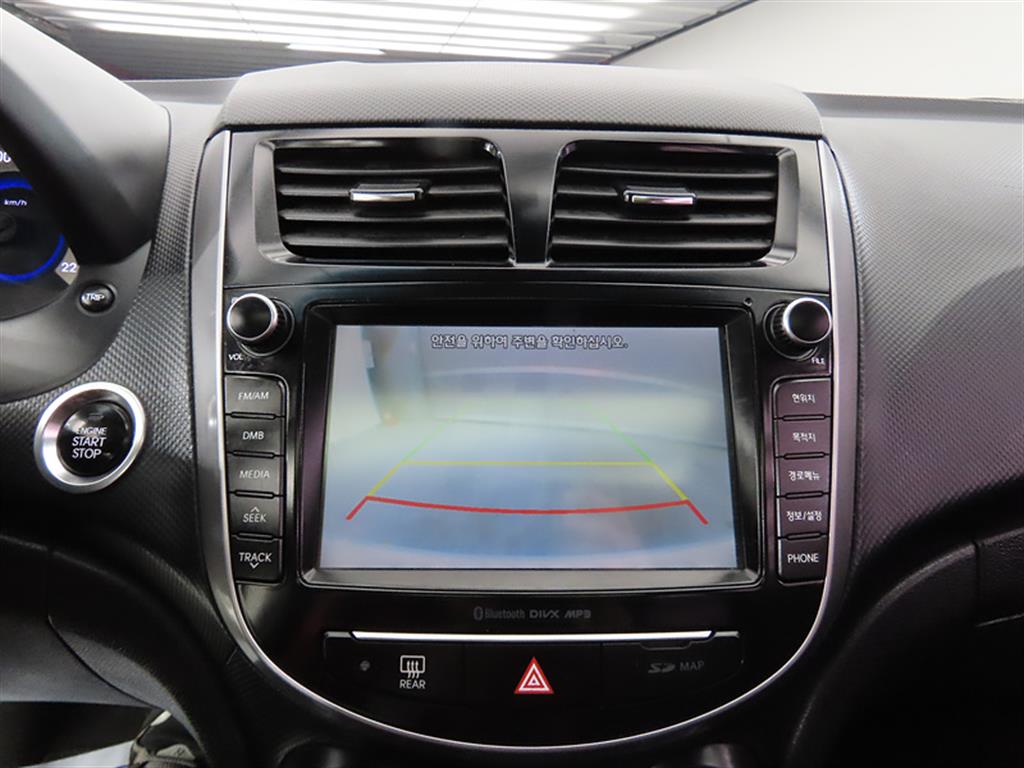 HYUNDAI Accent 2015 Blanco - Importación desde Corea - HF Imports Iquique - Foto 17