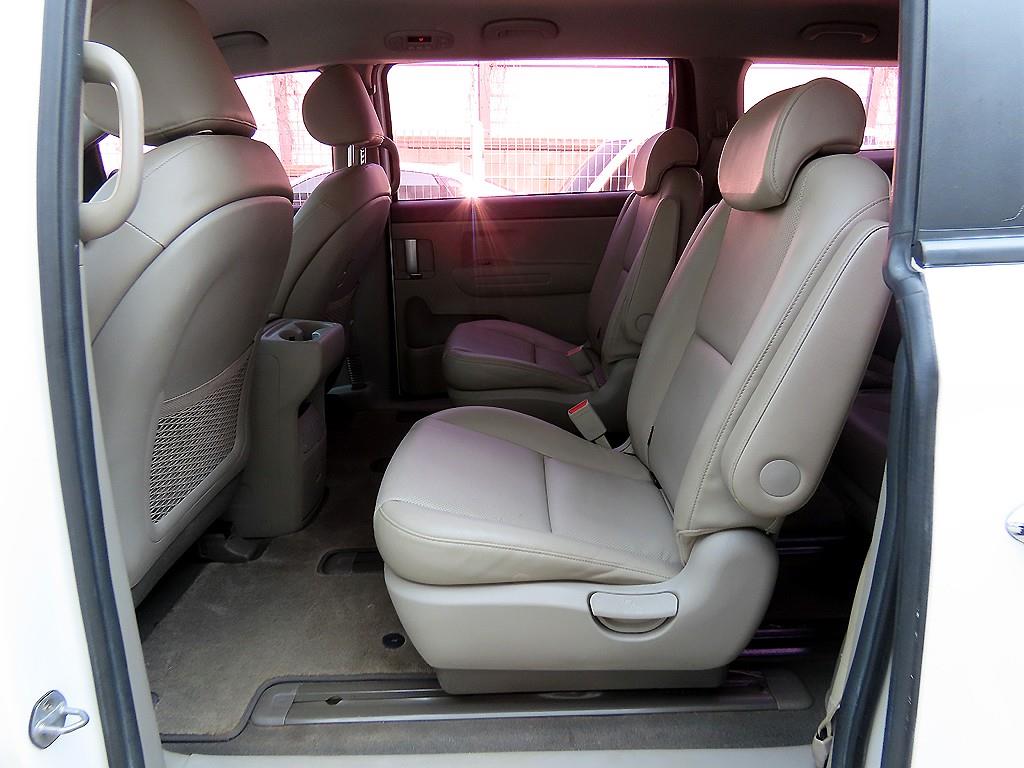 KIA Carnival - Vista 6