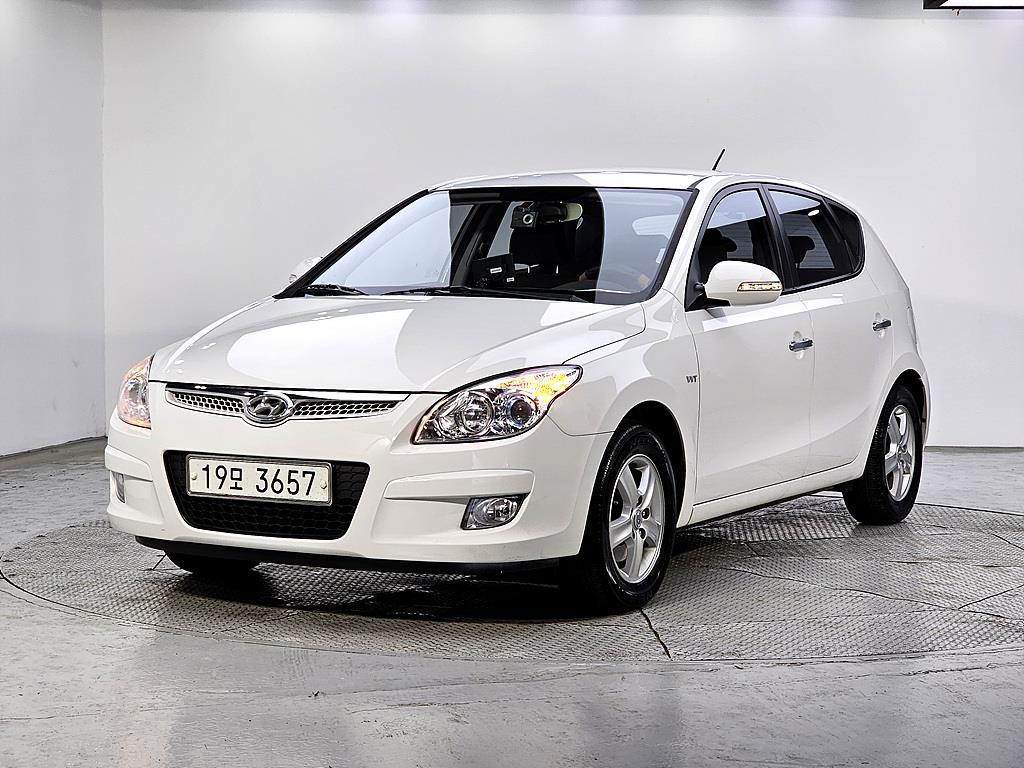 HYUNDAI i30 2010 Blanco - Importación desde Corea - HF Imports Iquique - Foto 1