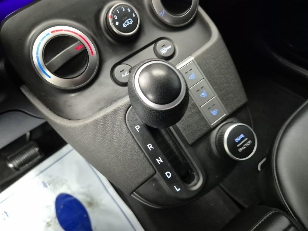 HYUNDAI Casper - Vista 10