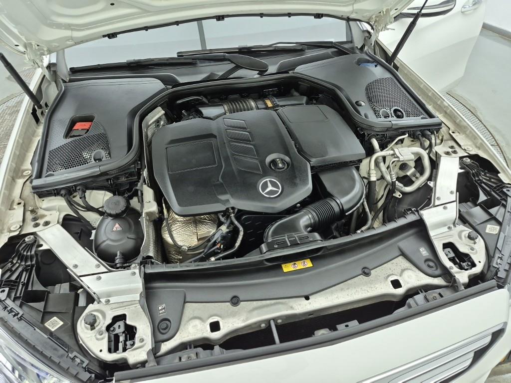 Mercedes Benz E class - Vista 6