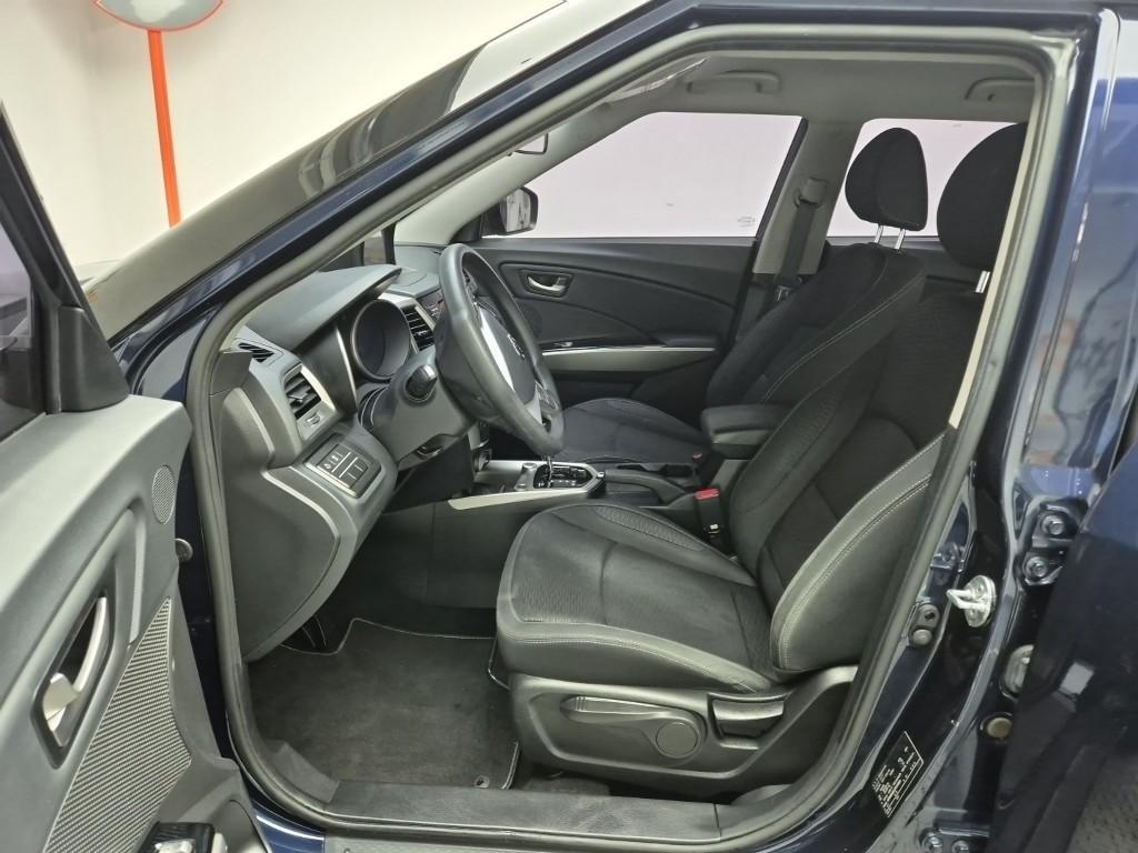 Ssangyong Tivoli - Vista 11