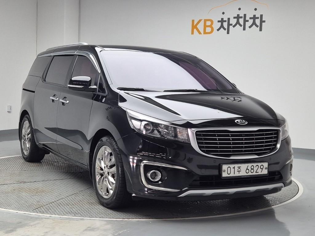 KIA Carnival - Vista 4