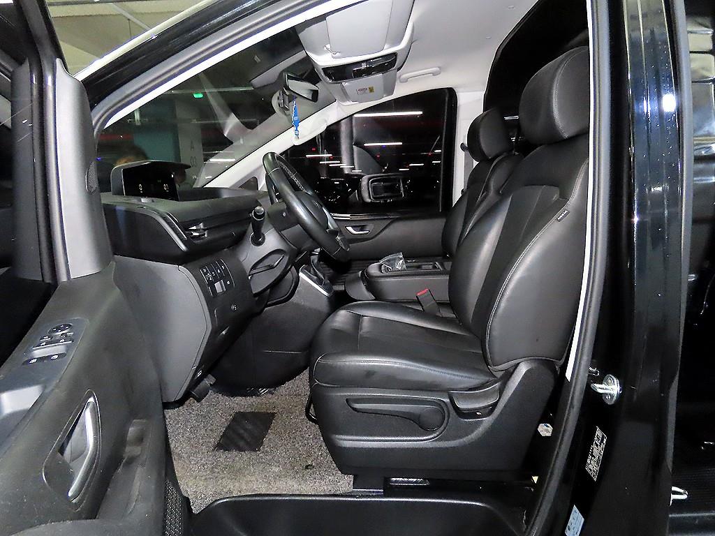 HYUNDAI Staria - Vista 6