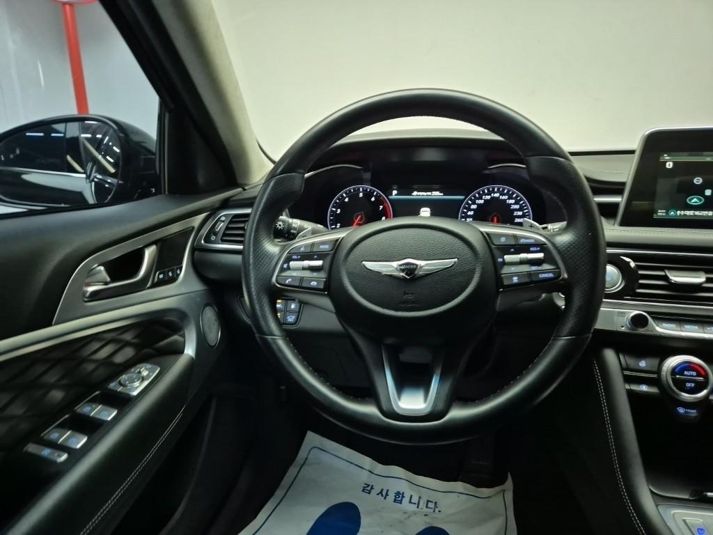 Genesis G70 - Vista 9