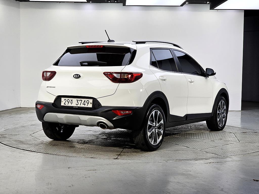 KIA Stonic - Vista 4