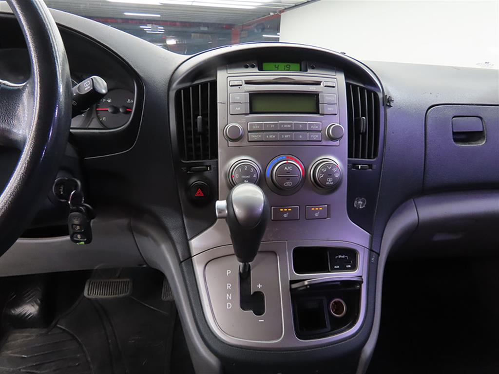 HYUNDAI Starex - Vista 10