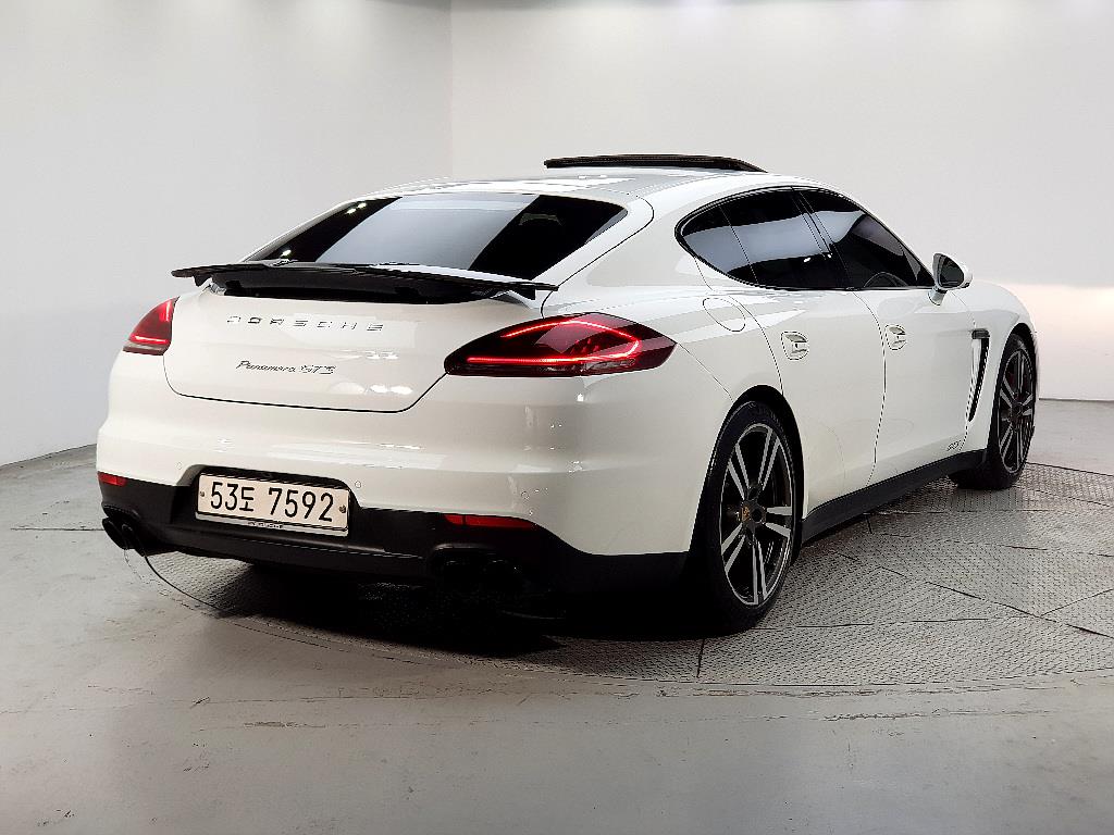 Porsche Panamera - Vista 4