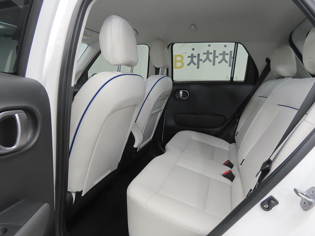 HYUNDAI Casper - Vista 6