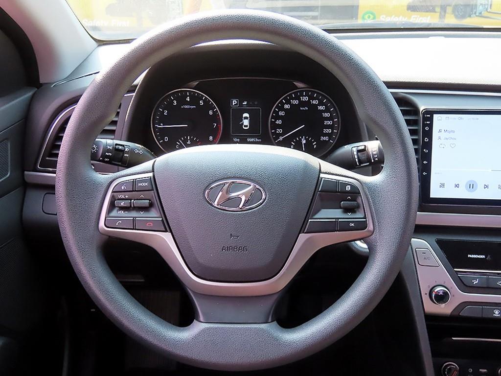 HYUNDAI Avante - Vista 7