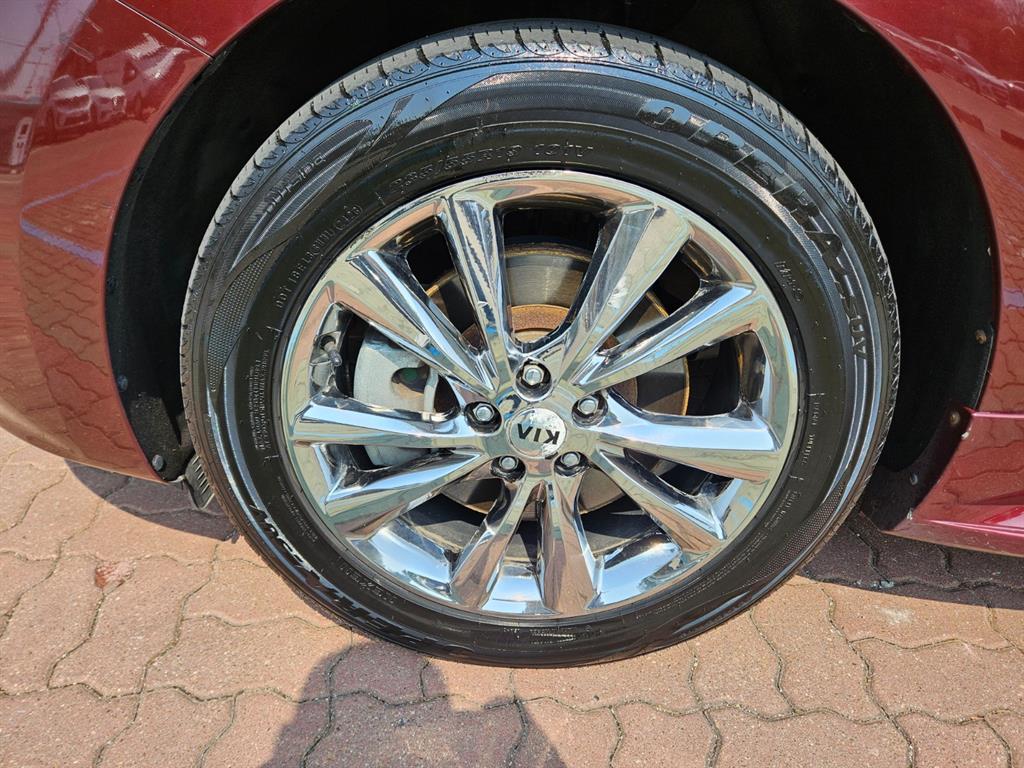 KIA Carnival - Vista 12