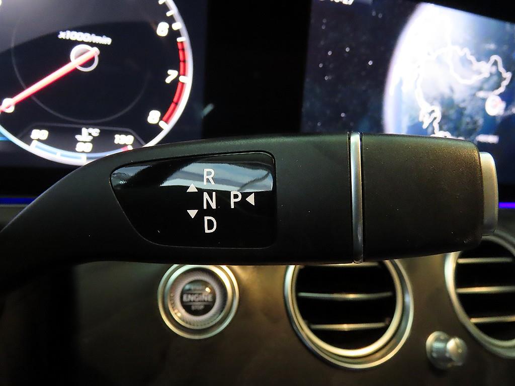 Mercedes Benz E class - Vista 12