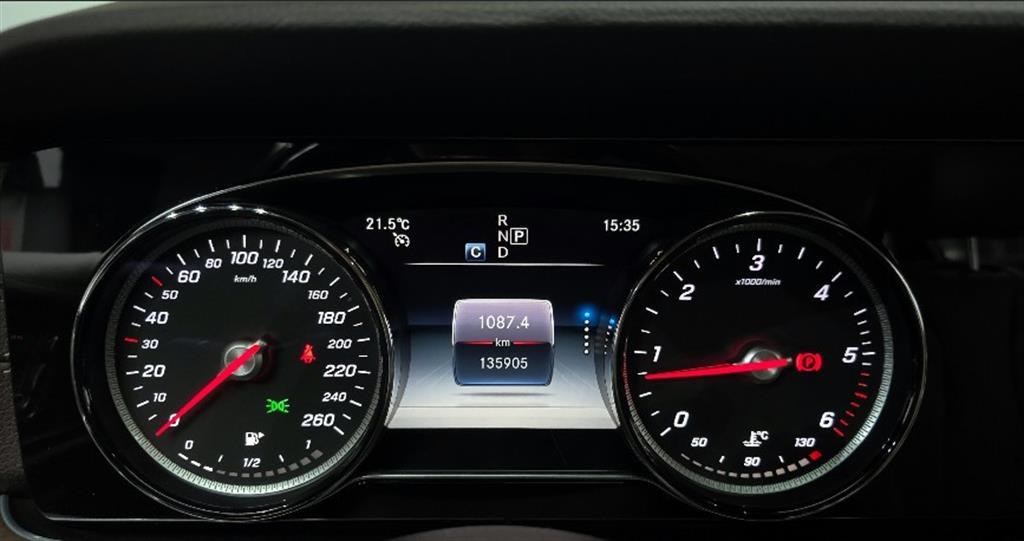 Mercedes Benz E class - Vista 8