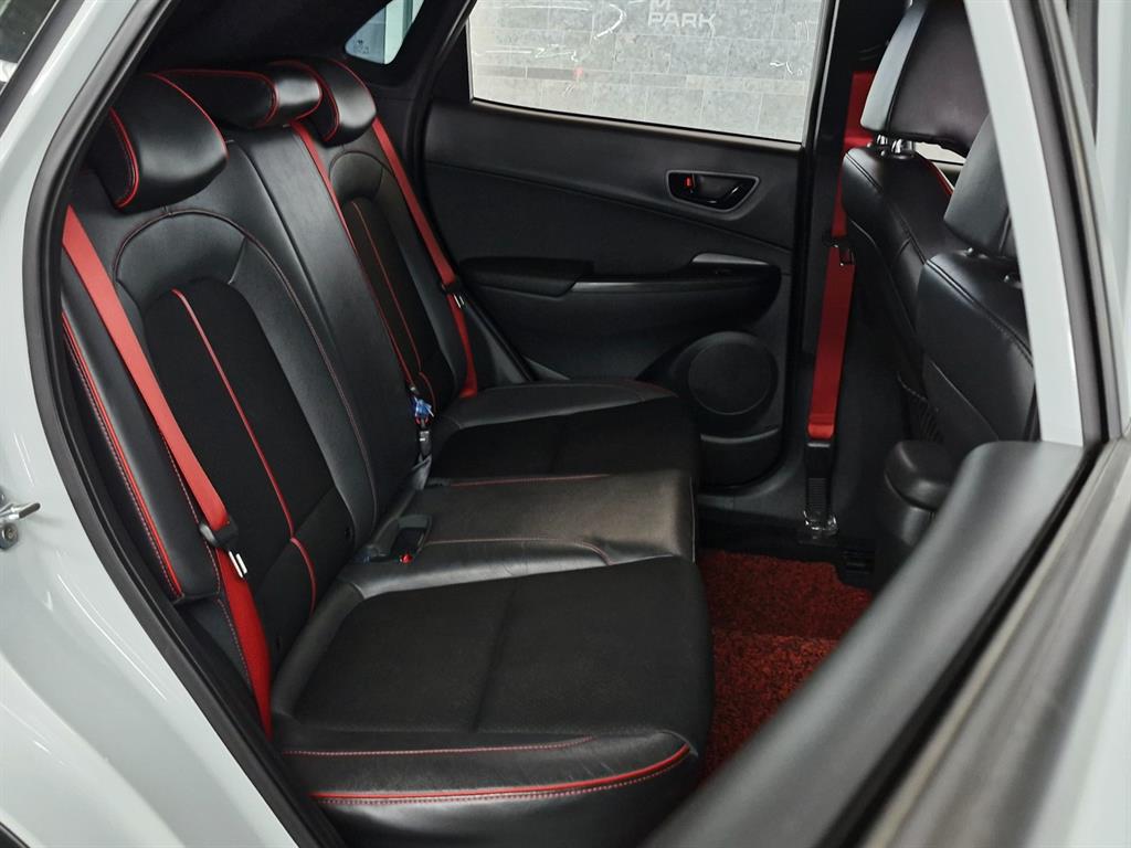 HYUNDAI Kona - Vista 11