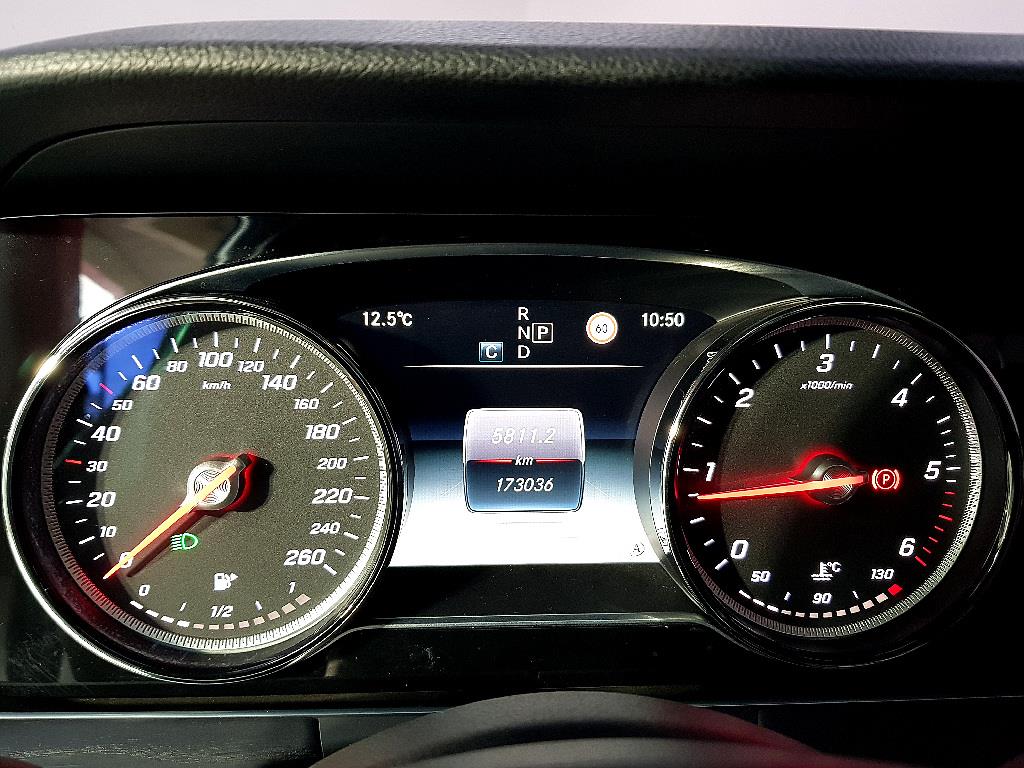 Mercedes Benz E class - Vista 6